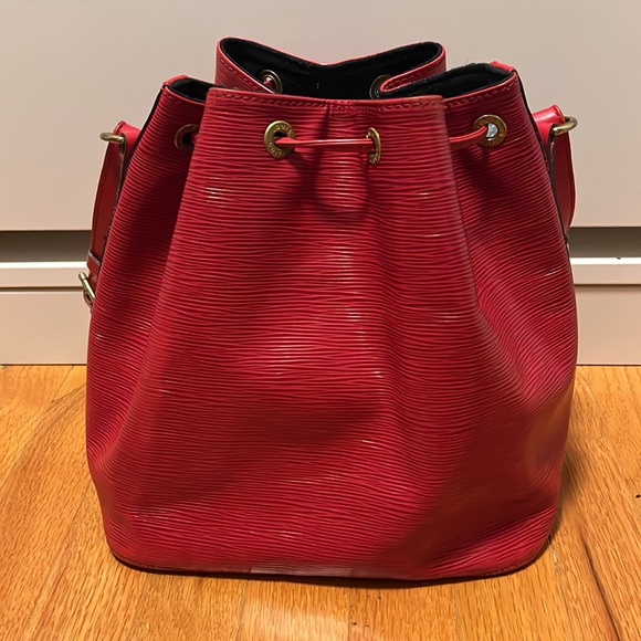 Louis Vuitton Red Epi Noe Bag - Picture 12 of 17